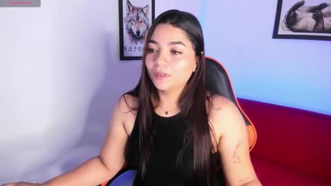 Snapshot of ayrajones chatting on 10.22.25 ayrajones online show from 10.22.25