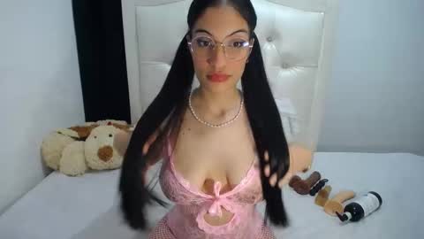 Snapshot of azahara_smith chatting on 09.20.25 Smith online show from 09.20.25