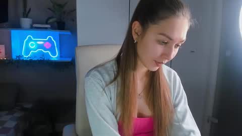 Snapshot of azeliaclark chatting on 01.28.25 Sofia online show from 01.28.25