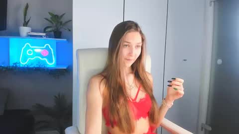 Snapshot of azeliaclark chatting on 03.07.25 Sofia online show from 03.07.25