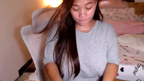 Snapshot of azianalina chatting on 10.16.25 Lina online show from 10.16.25