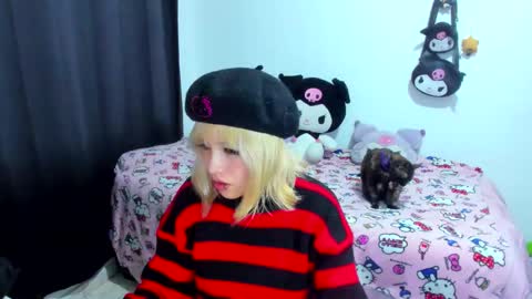 Azu Moure online show from 10.25.25