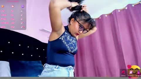 Snapshot of azul_moon chatting on 09.28.25 azul_moon online show from 09.28.25