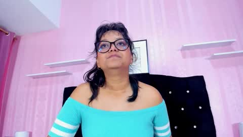 Snapshot of azul_moon chatting on 10.10.25 azul_moon online show from 10.10.25