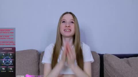 Snapshot of b4by_emilia chatting on 11.04.25 b4by_emilia online show from 11.04.25