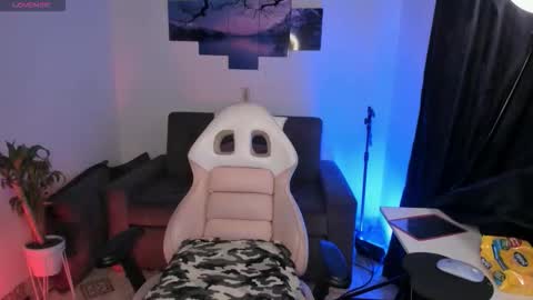 Snapshot of baaby_boyy chatting on 09.11.25 odeley online show from 09.11.25