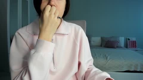 Monica online show from 09.17.25