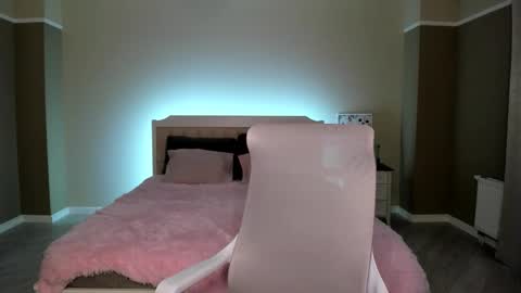 Monica online show from 10.13.25