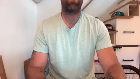 Snapshot of babeheater chatting on 12.15.25 babeheater online show from 12.15.25