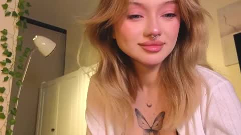 Snapshot of baby_adele chatting on 02.17.25 bb adele online show from 02.17.25