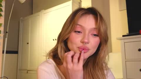 Snapshot of baby_adele chatting on 02.18.25 bb adele online show from 02.18.25