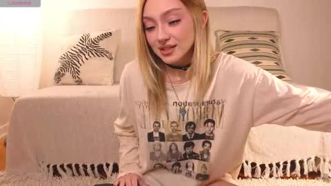 Snapshot of baby_adele chatting on 10.31.25 bb adele online show from 10.31.25