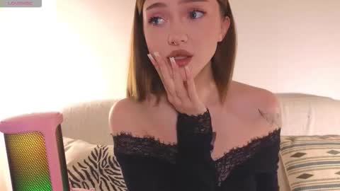 Snapshot of baby_adele chatting on 12.01.25 bb adele online show from 12.01.25