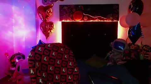 Snapshot of baby_aranza12 chatting on 09.10.25 Aranza online show from 09.10.25