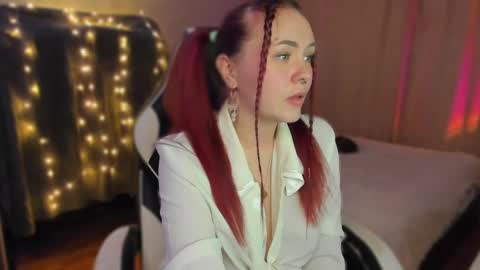 Heyy Im Kikuuu  Im so energetic  Catch my vibe online show from 12.14.24