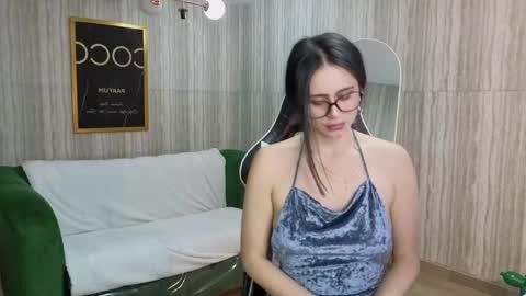 Bella online show from 09.12.25