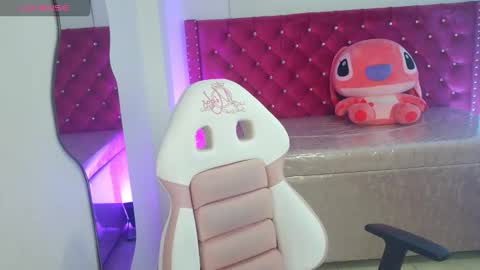 Snapshot of baby_nicols_m chatting on 02.17.26 Nico online show from 02.17.26