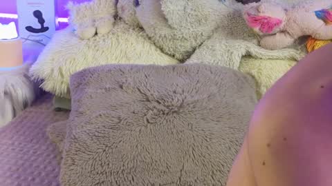 Snapshot of baby_xian chatting on 12.31.24 Dani online show from 12.31.24