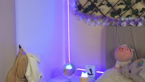 Snapshot of baby_xian chatting on 02.05.25 Dani online show from 02.05.25