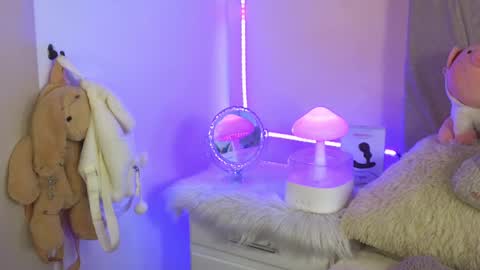 Snapshot of baby_xian chatting on 02.26.25 Dani online show from 02.26.25