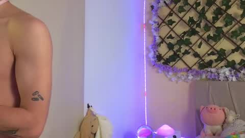 Snapshot of baby_xian chatting on 03.06.25 Dani online show from 03.06.25