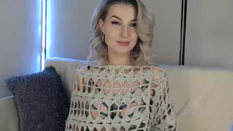 Snapshot of babydollysx chatting on 12.15.25 Kate online show from 12.15.25