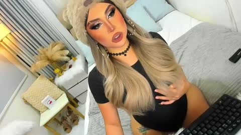 Snapshot of babygoddess4u chatting on 01.10.25 ASK ME IN PM online show from 01.10.25