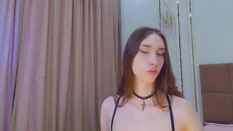 Snapshot of babylisabrown chatting on 06.25.26 Annie online show from 06.25.26