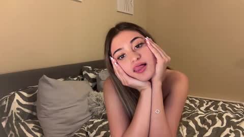 Mia online show from 01.24.25