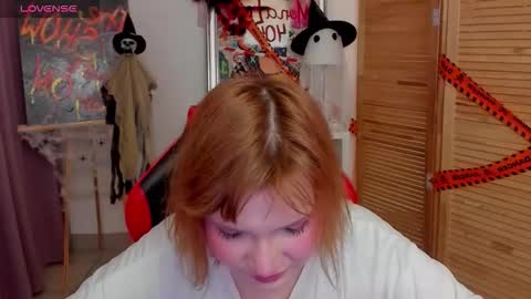 babyyulli online show from 10.29.25