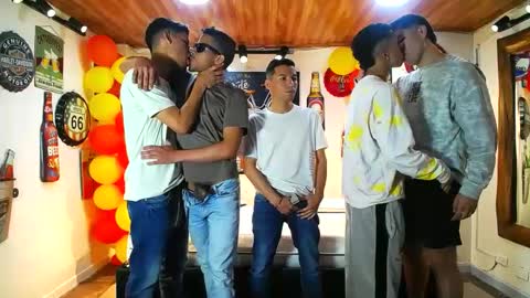 Snapshot of backyardigans chatting on 02.14.25 backyardigans online show from 02.14.25