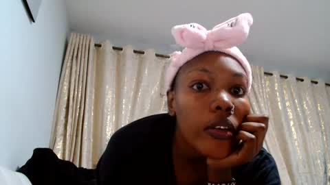 Snapshot of baddestslut001 chatting on 06.25.26 baddestslut001 online show from 06.25.26