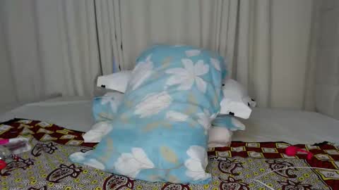 Snapshot of baddie_caramell chatting on 09.24.25 baddie_caramell online show from 09.24.25