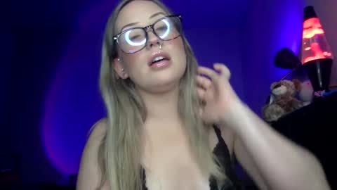 Snapshot of baddiejess618433 chatting on 12.31.24 baddiejess618433 online show from 12.31.24