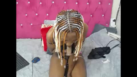 Snapshot of badgirlsexyt chatting on 10.25.25 badgirlsexyt online show from 10.25.25