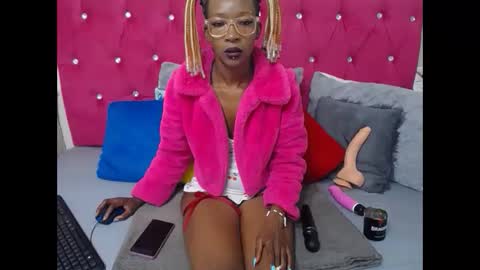 Snapshot of badgirlsexyt chatting on 11.17.25 badgirlsexyt online show from 11.17.25