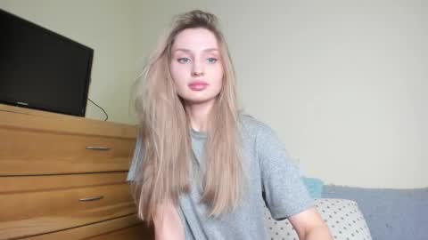 Snapshot of badmodel_ chatting on 02.13.25 Name online show from 02.13.25