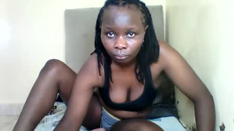 Snapshot of bads_hornies chatting on 11.10.25 bads_hornies online show from 11.10.25