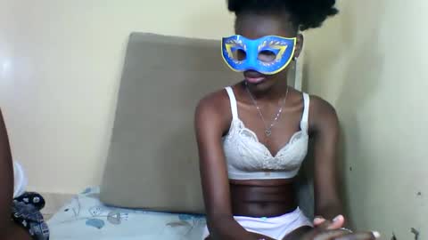 Snapshot of bads_hornies chatting on 11.16.25 bads_hornies online show from 11.16.25