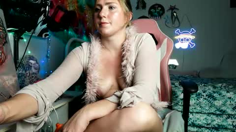 Bae Bae Blue online show from 10.29.25