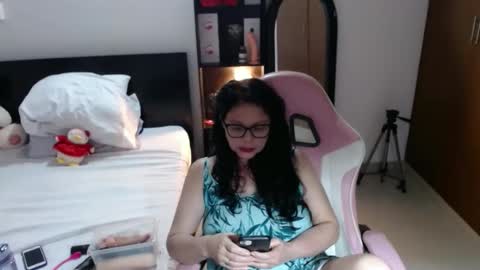 Snapshot of bailarina_atrevida chatting on 11.20.25 sandra online show from 11.20.25