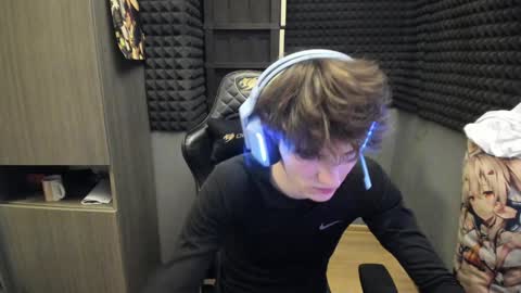 Snapshot of bambelbye chatting on 12.06.24 Gaz online show from 12.06.24