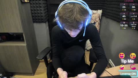 Snapshot of bambelbye chatting on 12.11.24 Gaz online show from 12.11.24