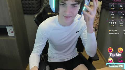 Snapshot of bambelbye chatting on 12.19.24 Gaz online show from 12.19.24