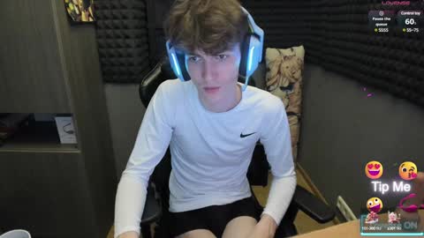 Snapshot of bambelbye chatting on 12.20.24 Gaz online show from 12.20.24