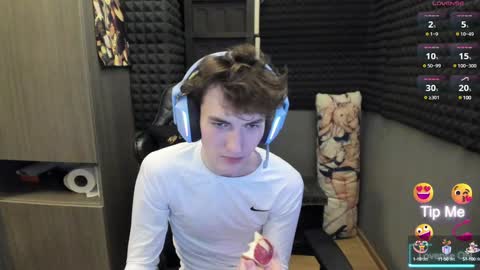 Snapshot of bambelbye chatting on 12.21.24 Gaz online show from 12.21.24