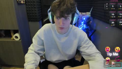 Snapshot of bambelbye chatting on 12.28.24 Gaz online show from 12.28.24