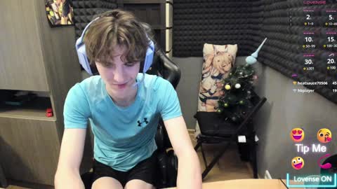 Snapshot of bambelbye chatting on 01.06.25 Gaz online show from 01.06.25