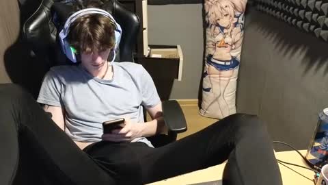 Snapshot of bambelbye chatting on 02.11.25 Gaz online show from 02.11.25