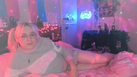Snapshot of bambibimbosparkles chatting on 02.19.25 Bambi Sparkles TS online show from 02.19.25